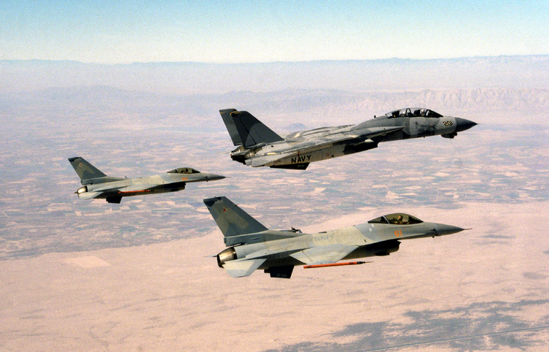 Illustration for article titled This Topgun Instructor Watched The F-14 Go From Tomcat To 'Bombcat'